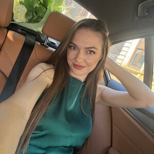 Meet your Posher, Anca